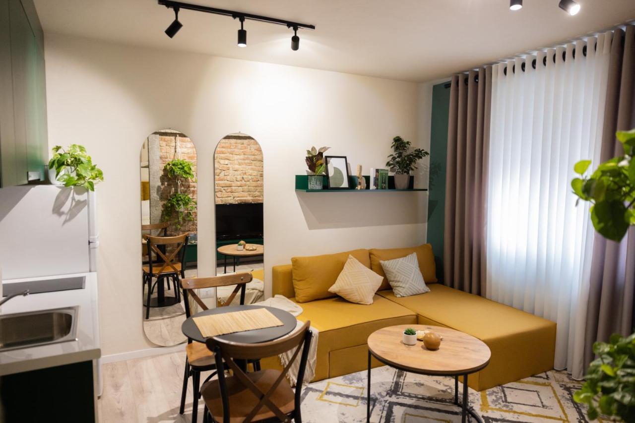 Three Doors Apartments, Kiwi 1+1 Apartment Тирана Екстериор снимка